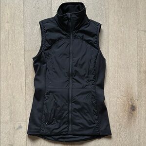 EUC run for cold vest black size 4 lululemon